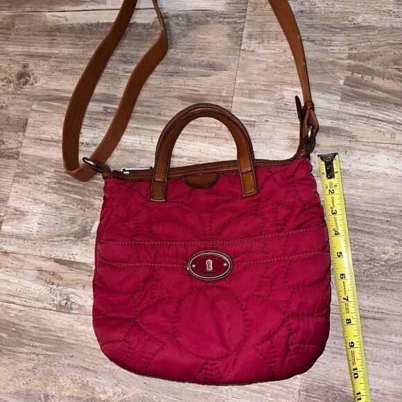 Fossil key-per red quilted crossbody tote bag EUC - Picture 5 of 16